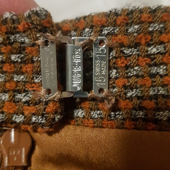 Chanel Tweed Skirt - Picture 5 of 8